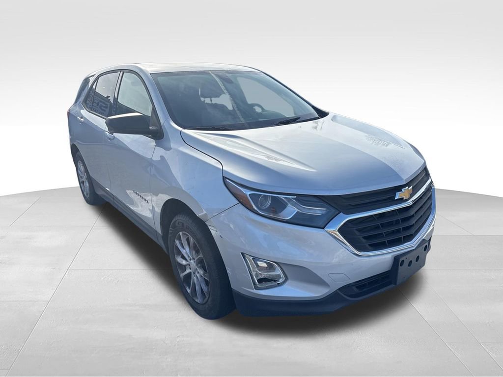 Used 2019 Chevrolet Equinox LS w/ LS Convenience Package AWD/4WD image 3