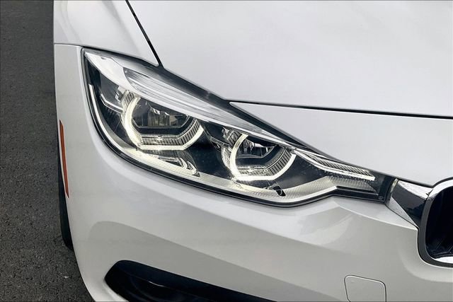 Used 2018 BMW 320i Sedan image 29
