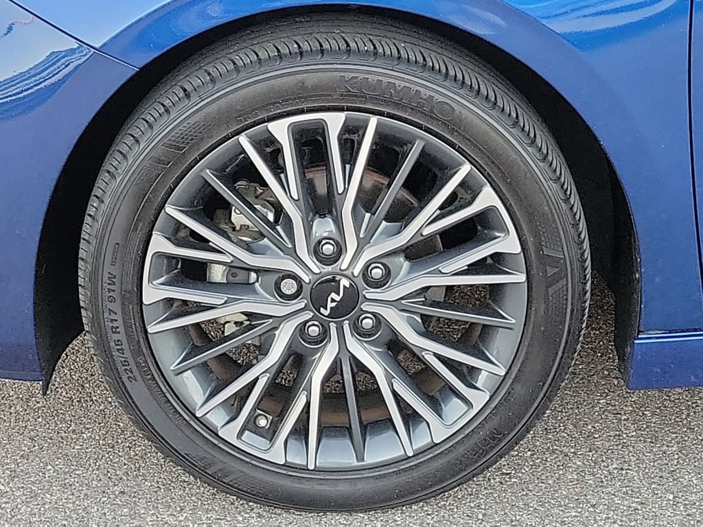 Used 2024 Kia Forte GT-Line w/ GT-Line Premium Package image 11