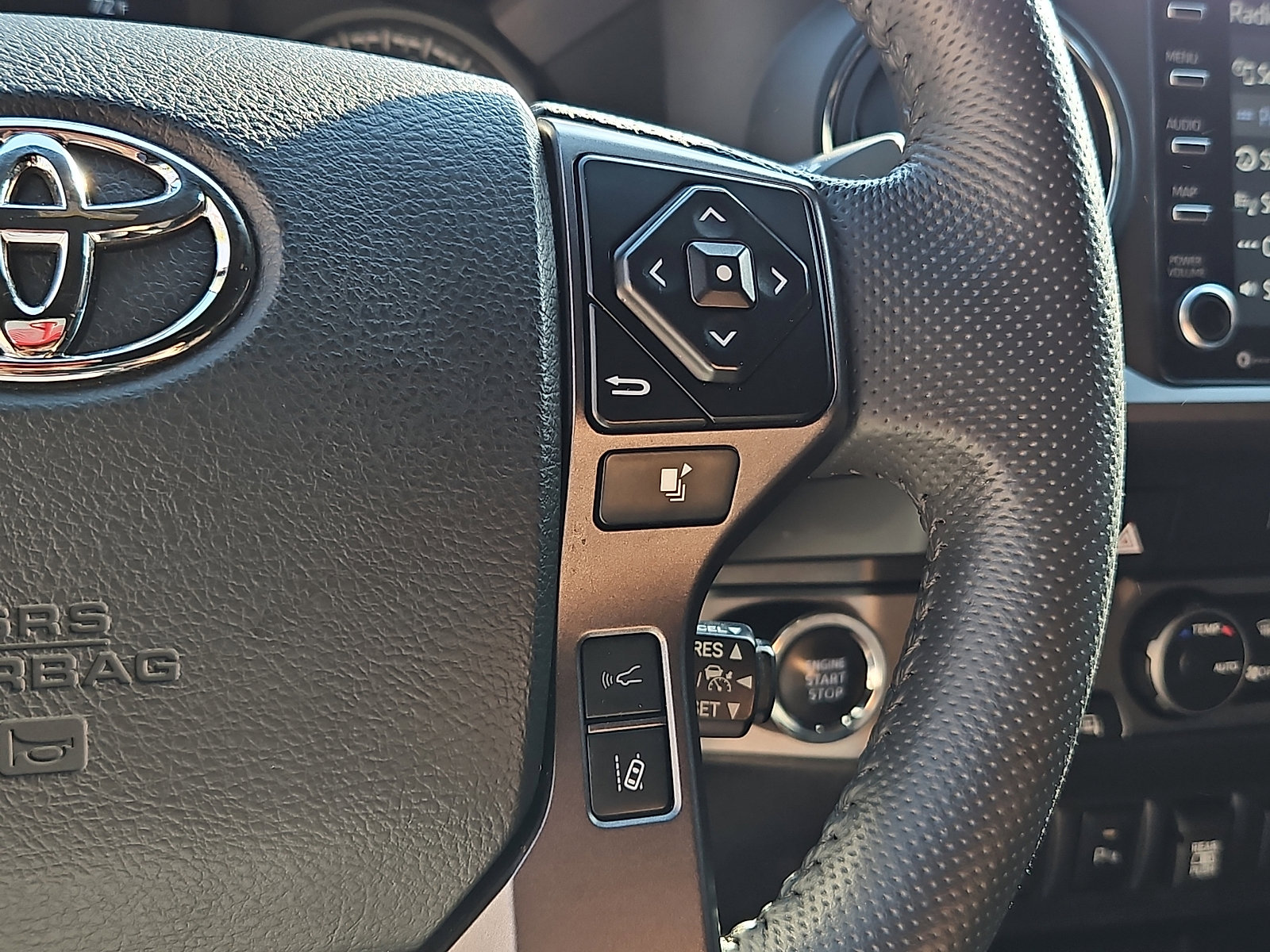 Used 2023 Toyota Tacoma TRD Off-Road w/ Technology Package AWD/4WD image 20