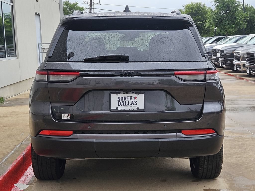 New 2026 Jeep Grand Cherokee Limited w/ Limited Altitude Package RWD image 4