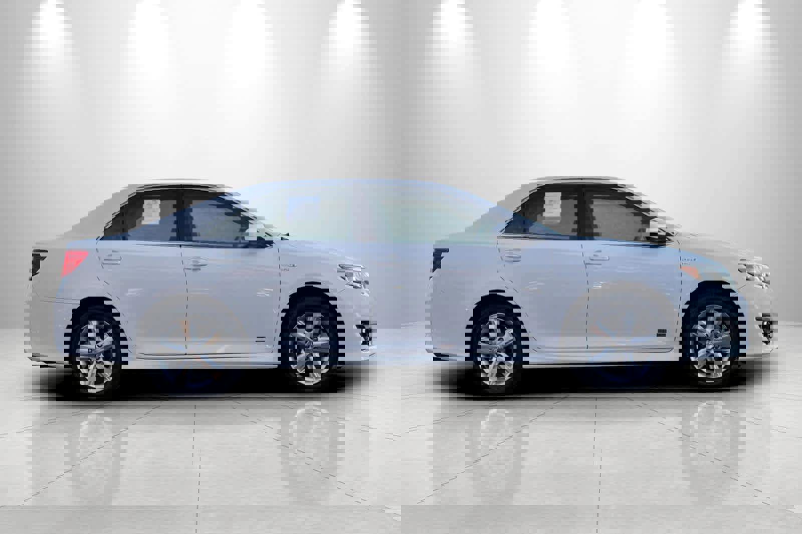 Used 2014 Toyota Camry Hybrid image 8