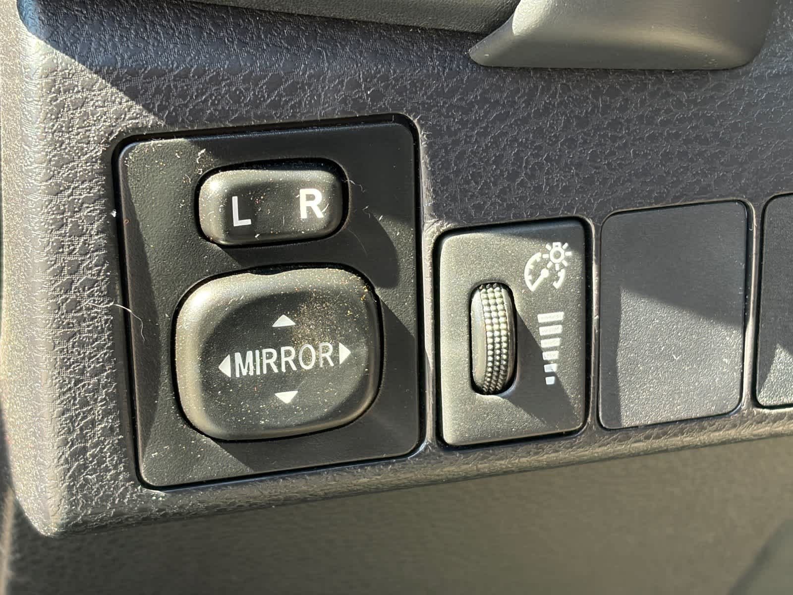 Used 2019 Toyota Corolla SE w/ Carpet Mat Package (TMS) FWD image 7