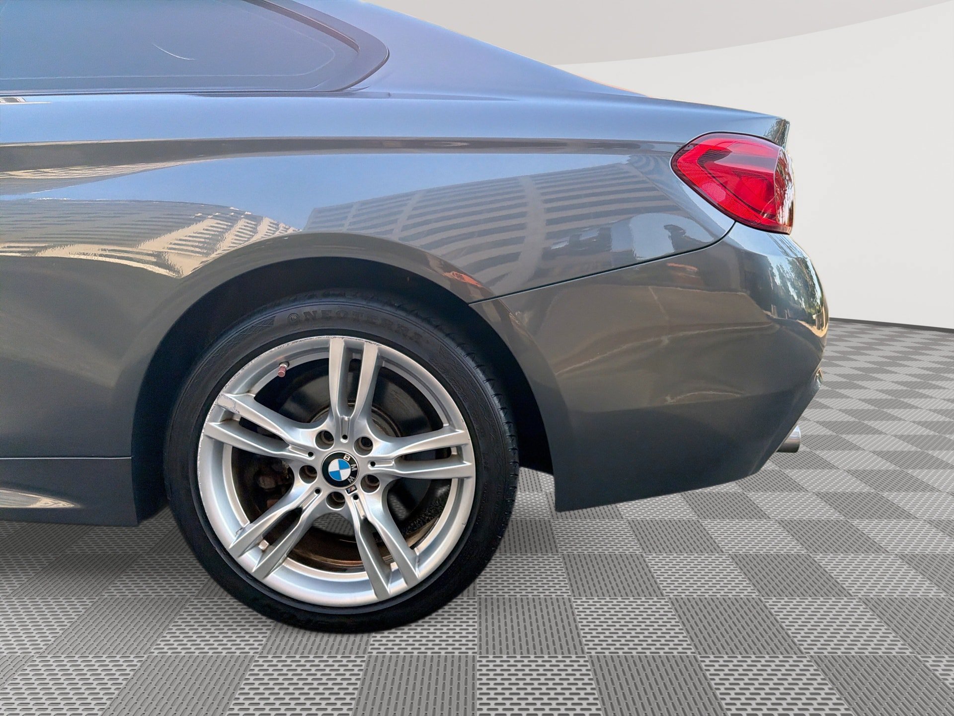 Used 2019 BMW 430i xDrive Coupe w/ M Sport Package AWD/4WD image 28