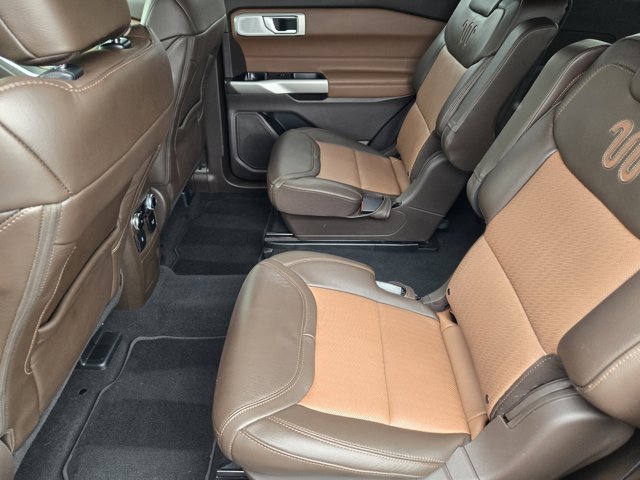 Used 2023 Ford Explorer King Ranch w/ Technology Package image 28