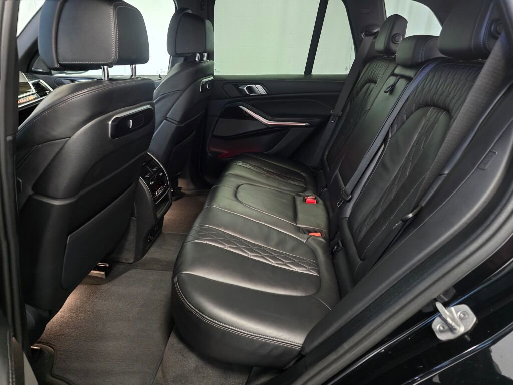 Used 2025 BMW X5 xDrive50e image 19