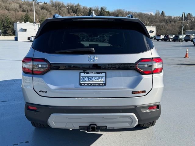 Certified 2025 Honda Pilot TrailSport image 8