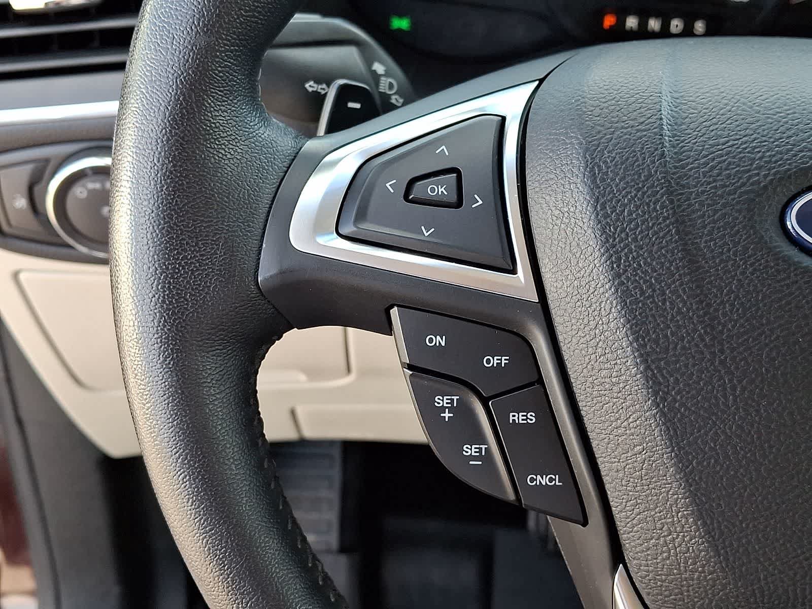 Used 2018 Ford Edge Titanium w/ Equipment Group 301A AWD/4WD image 24