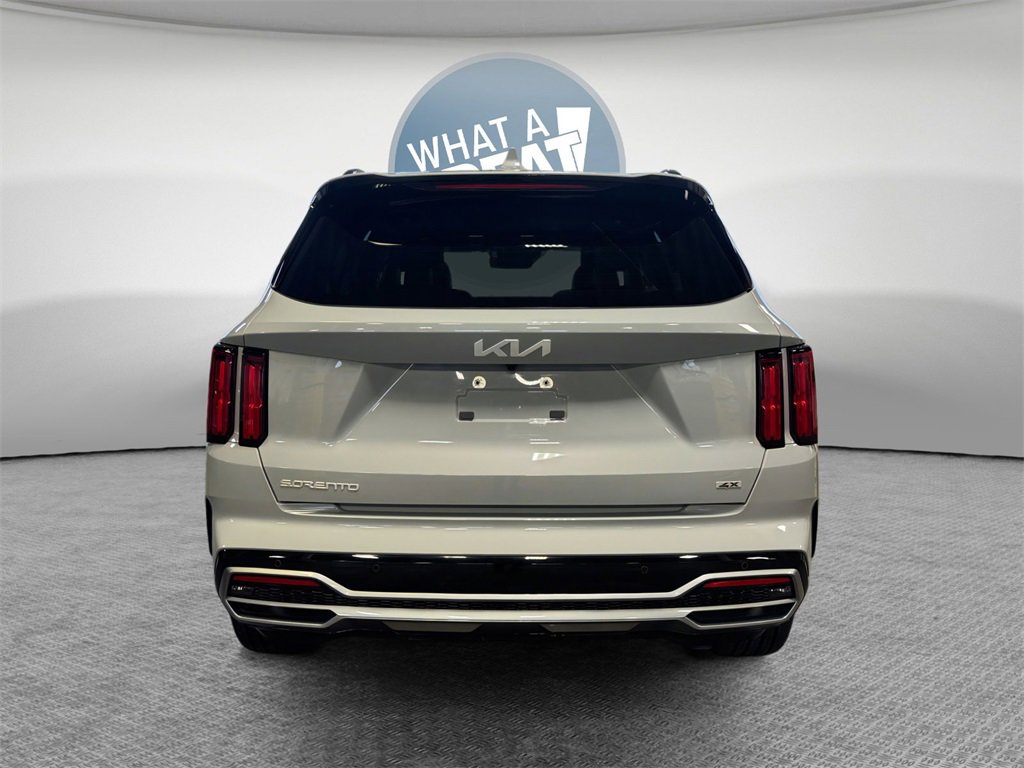 Certified 2023 Kia Sorento SX image 5