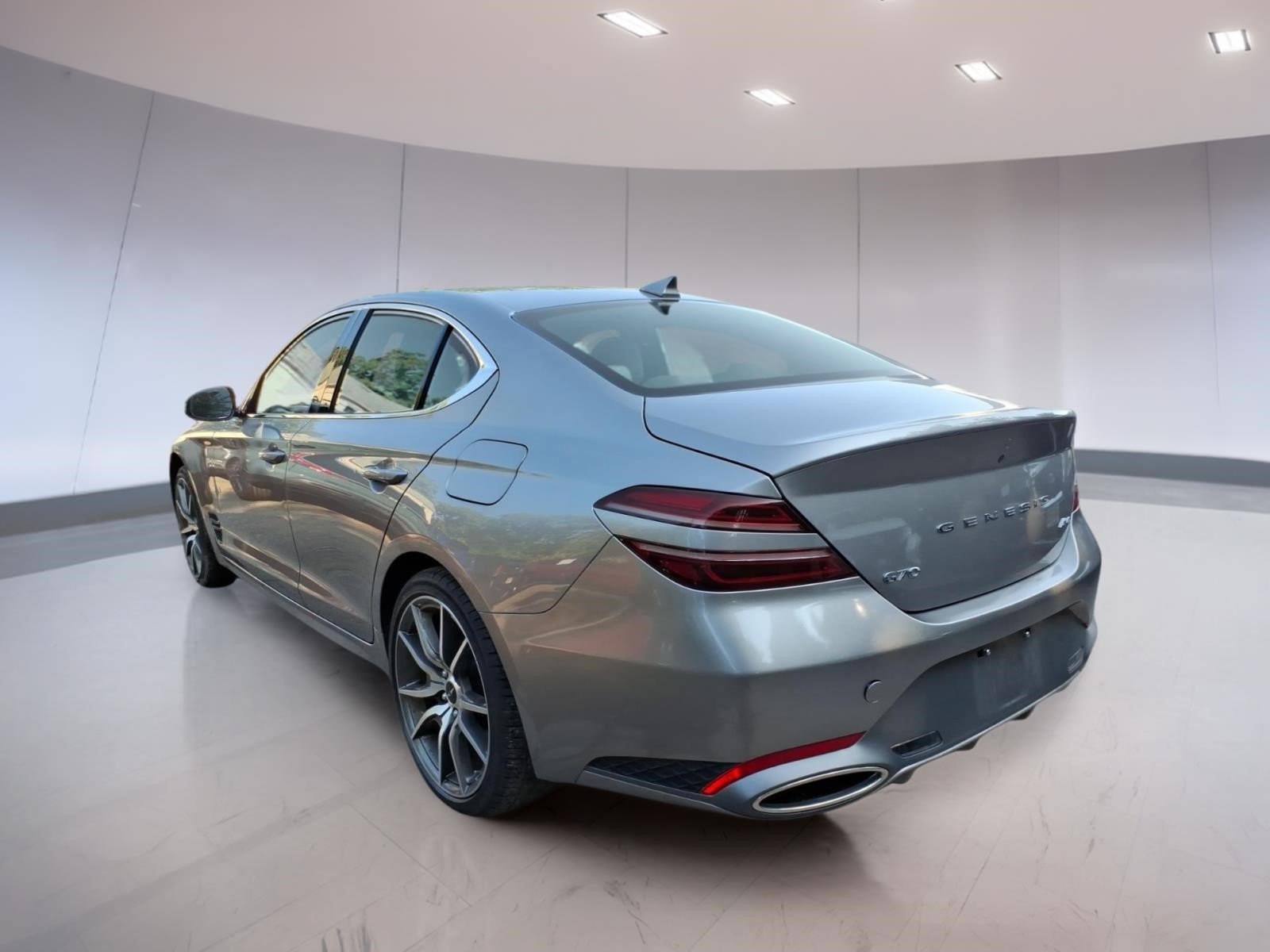 Used 2025 Genesis G70 2.5T AWD/4WD image 3