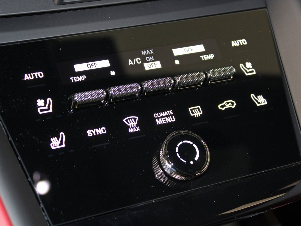 Certified 2025 Porsche Macan 4S Electric image 33