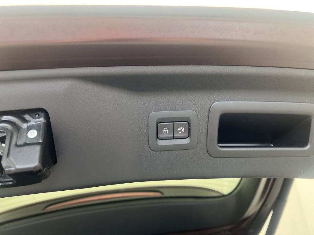 Used 2024 MAZDA CX-90 Plug-In Hybrid w/ Premium Plus image 33