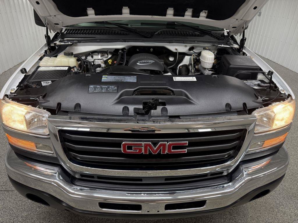 Used 2005 GMC Sierra 2500 W/T AWD/4WD image 38