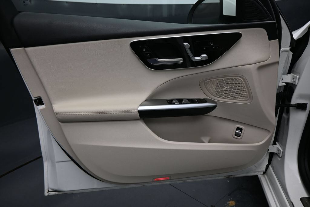 Used 2025 Mercedes-Benz C 300 Sedan image 10