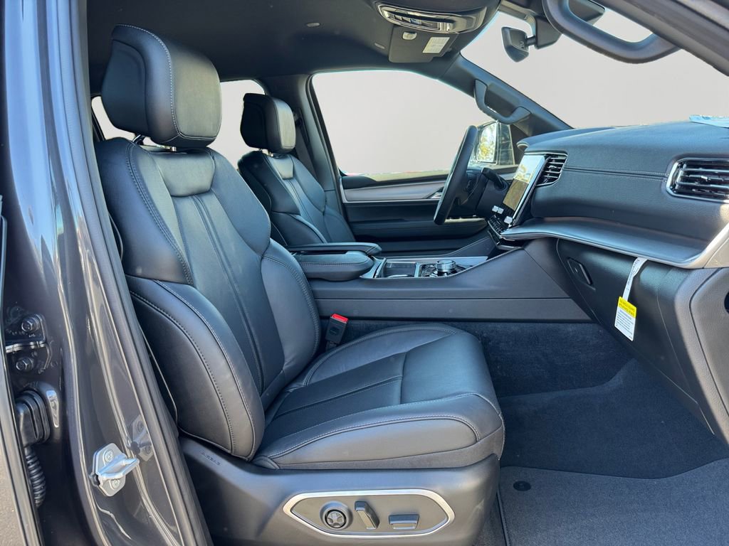 New 2026 Jeep Grand Wagoneer L Limited w/ Convenience Group I image 12