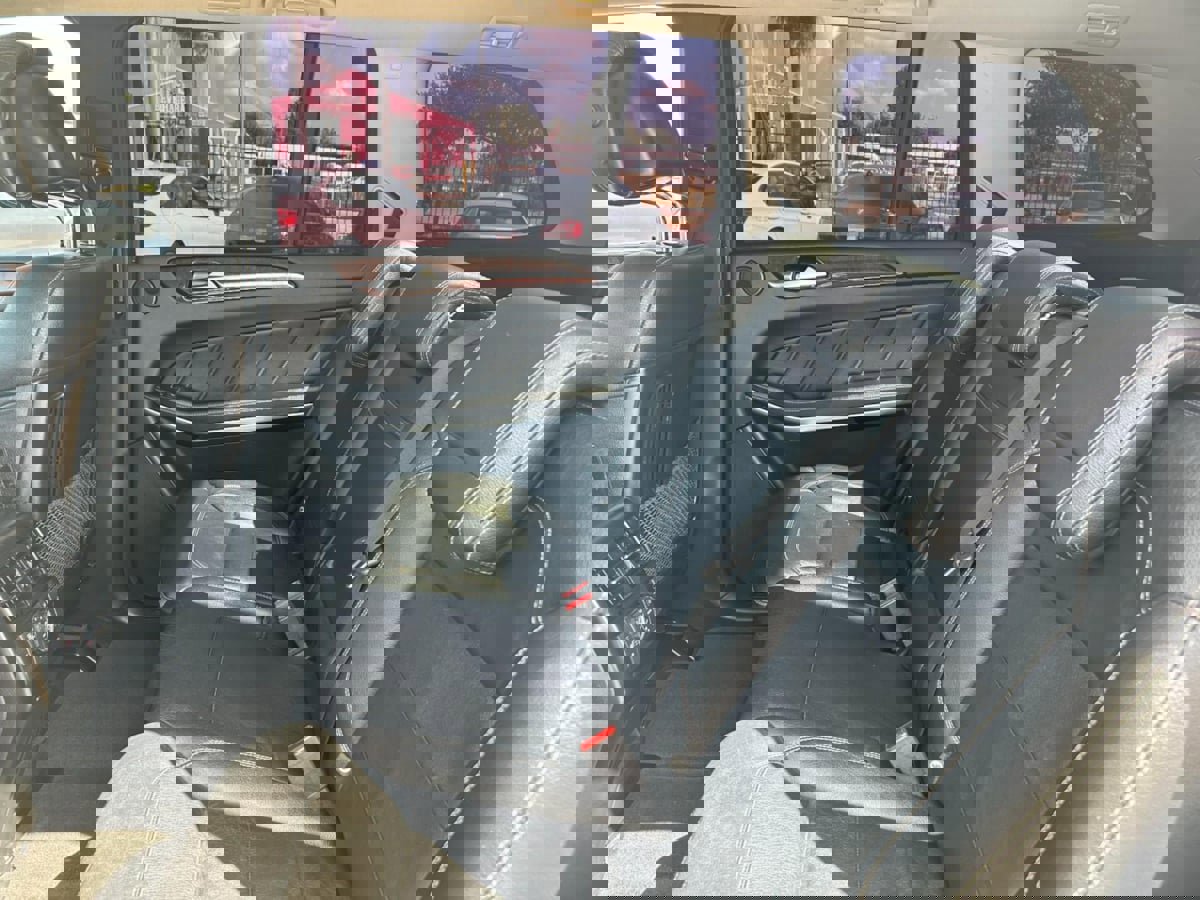 Used 2014 Mercedes-Benz GL 550 4MATIC image 27