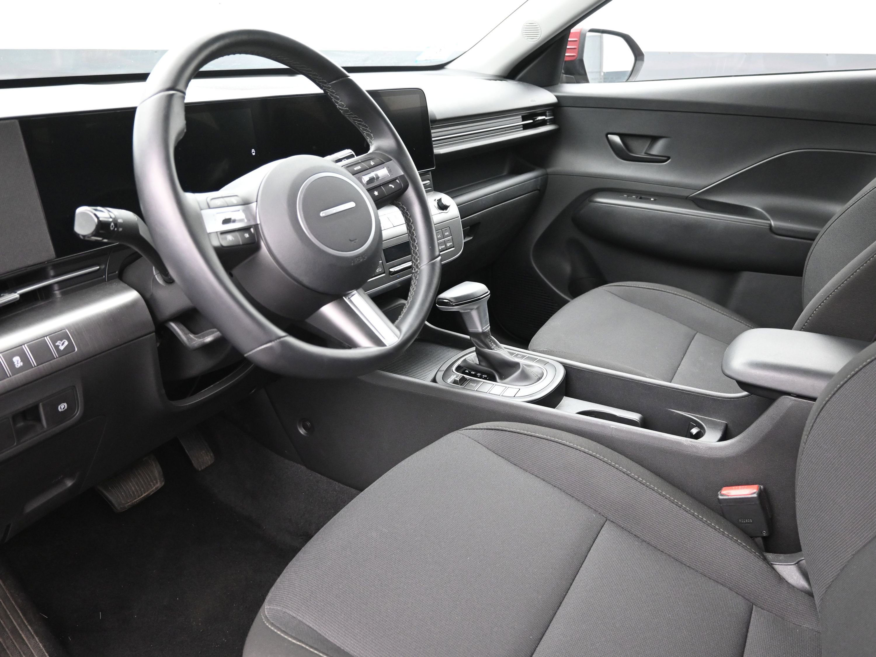 Certified 2025 Hyundai Kona SEL image 10