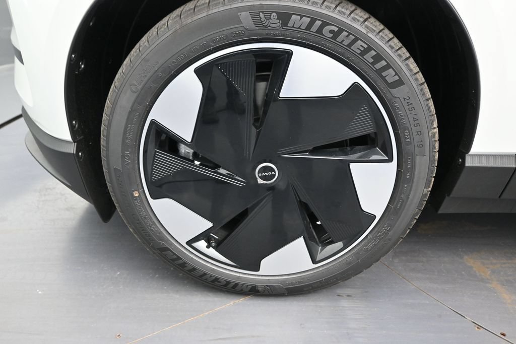 New 2026 Volvo EX30 Plus w/ Protection Package Premier AWD/4WD image 9