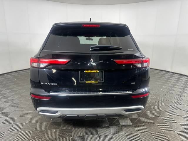 Used 2022 Mitsubishi Outlander SE image 4