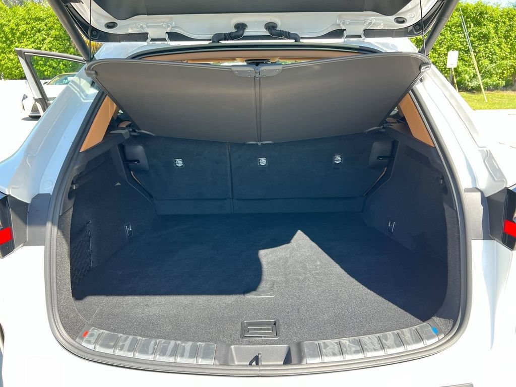 Certified 2025 Lexus NX 250 FWD w/ Towing Package (2000 Lbs) image 21