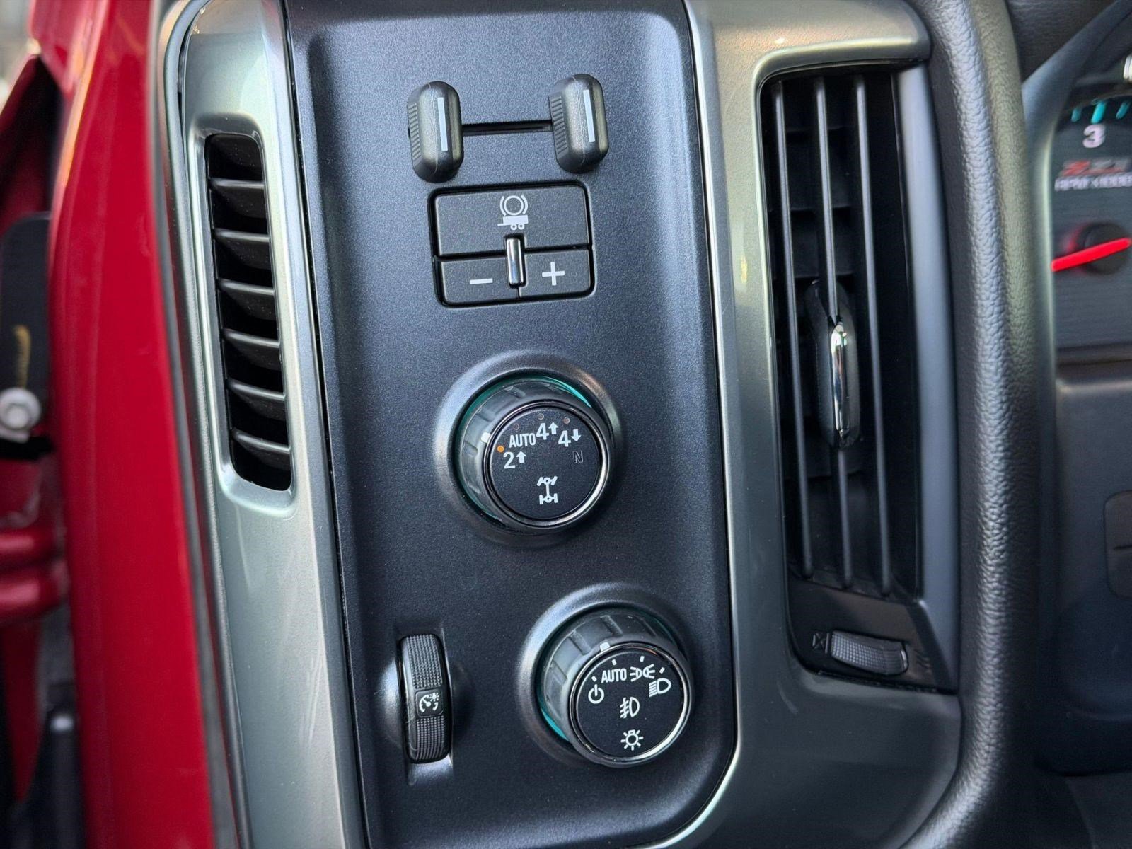 Used 2018 Chevrolet Silverado 1500 LT w/ All Star Edition image 23