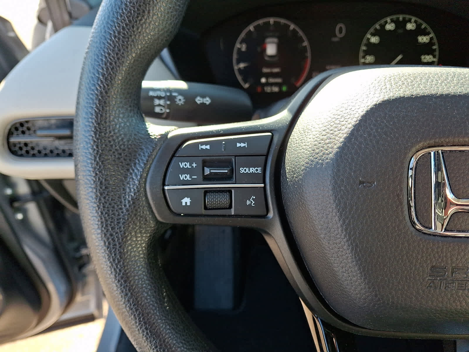 Used 2023 Honda HR-V LX image 24