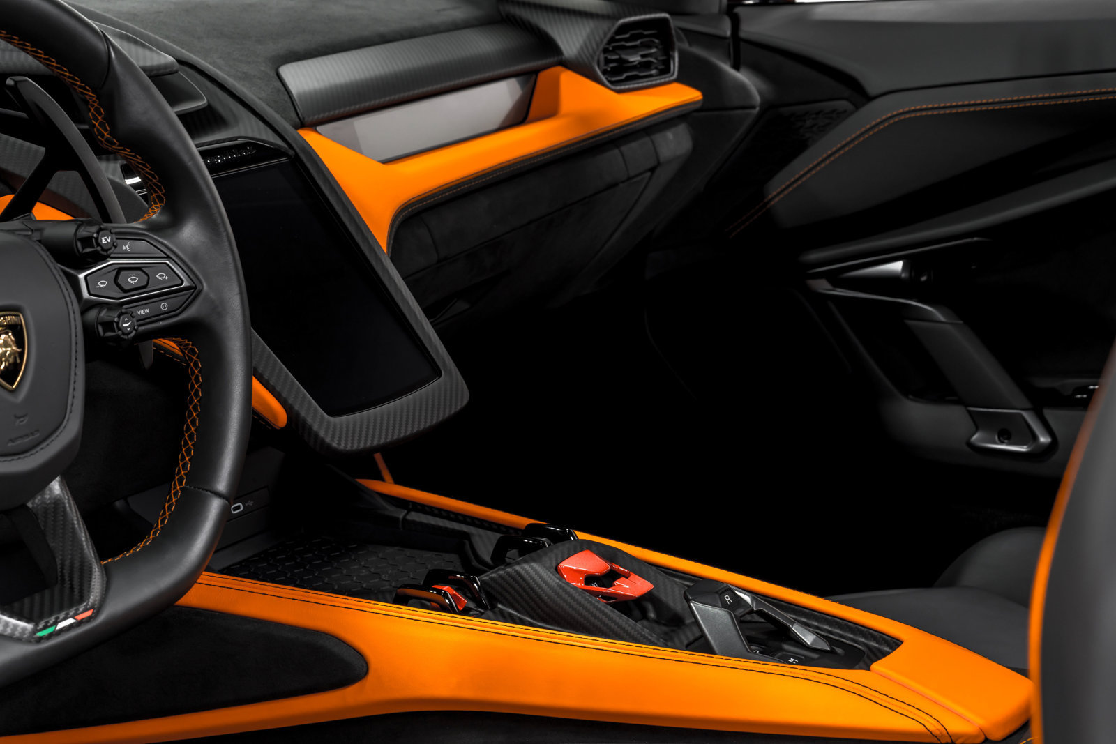 Used 2025 Lamborghini Revuelto AWD/4WD image 21