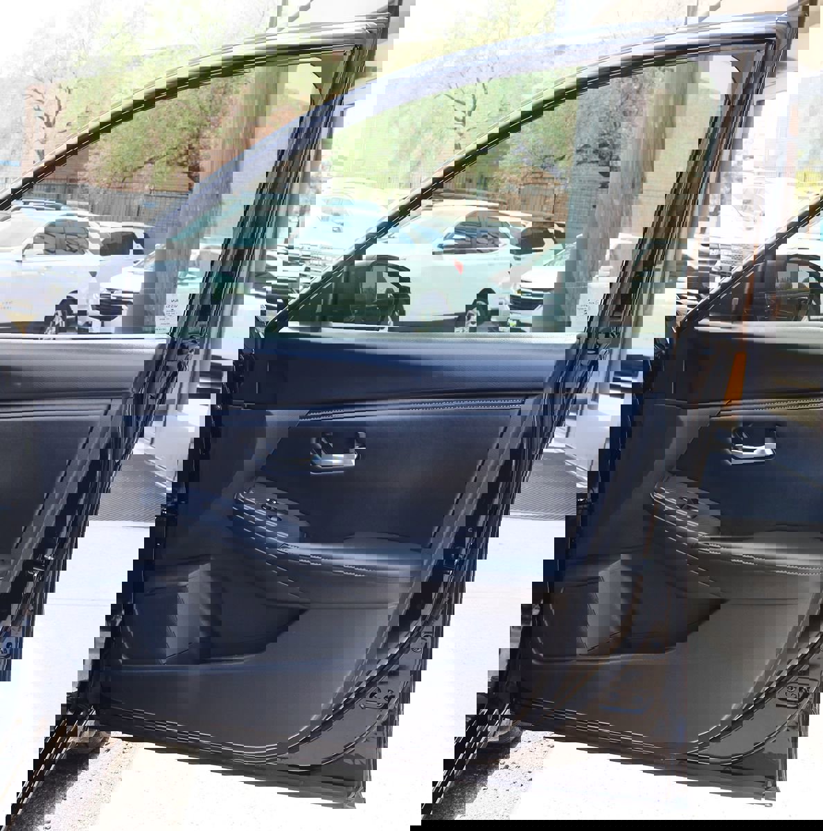 Used 2025 Nissan Sentra SV image 33