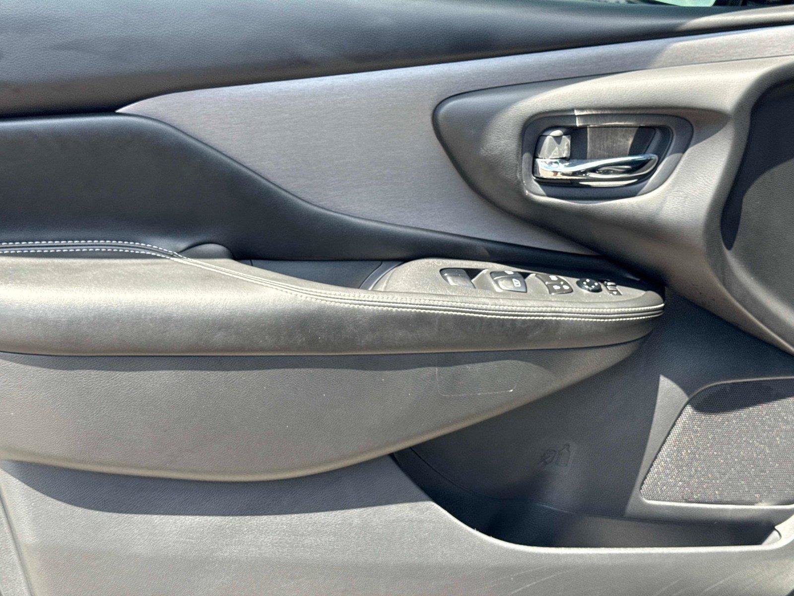 Used 2023 Nissan Murano SV FWD image 17