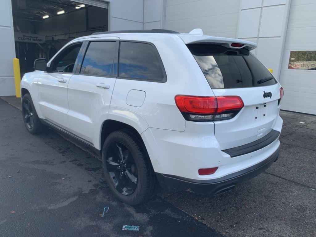 Used 2014 Jeep Grand Cherokee Summit image 2