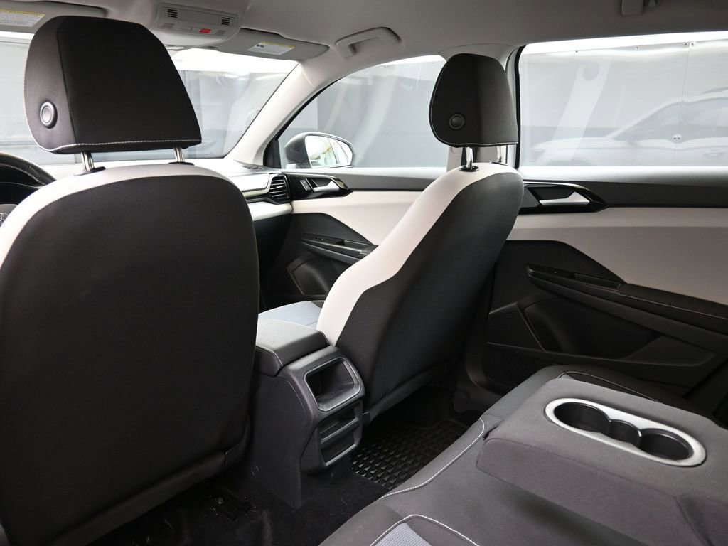 Used 2025 Volkswagen Taos S image 19