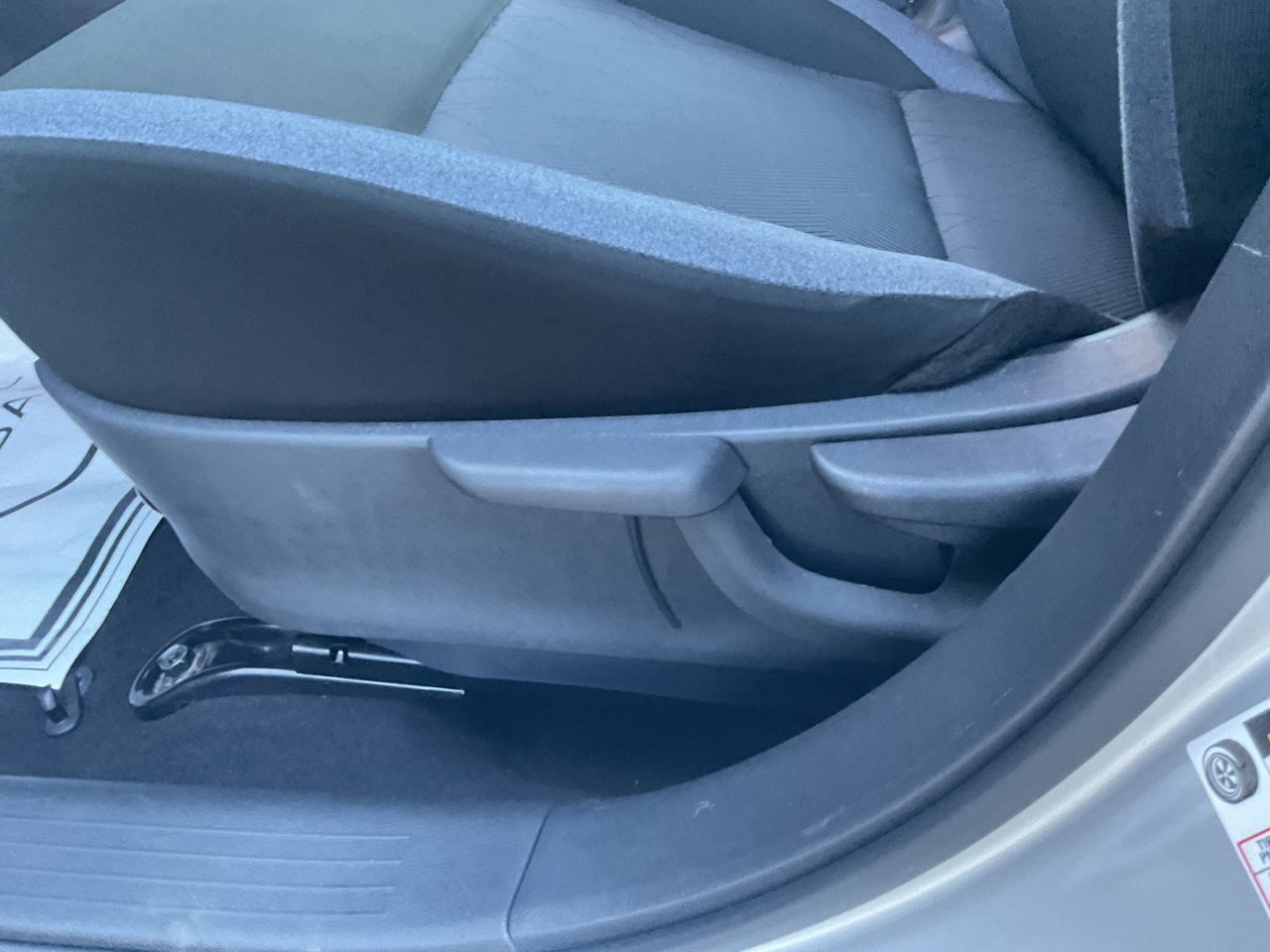 Used 2025 Nissan Versa SV FWD image 9