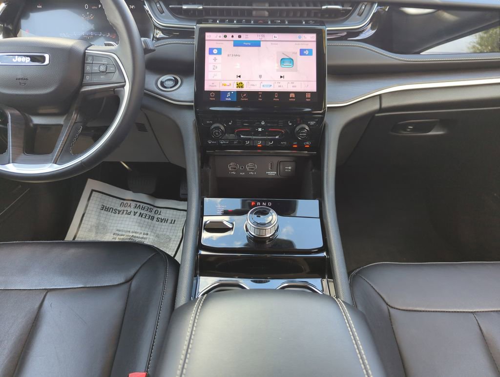 Used 2022 Jeep Grand Cherokee L Limited w/ Black Appearance Package AWD/4WD image 26