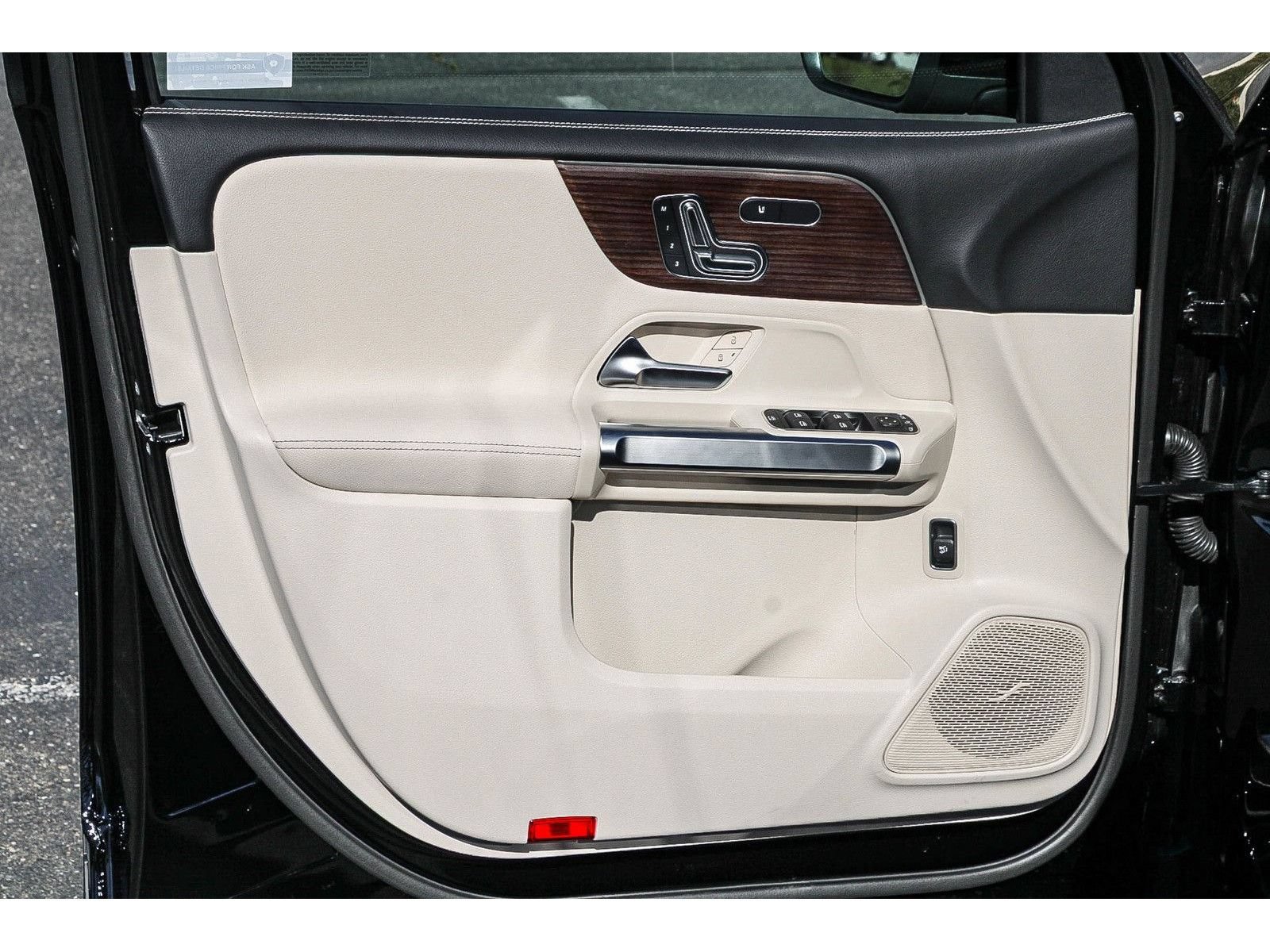 Used 2026 Mercedes-Benz GLB 250 4MATIC image 20