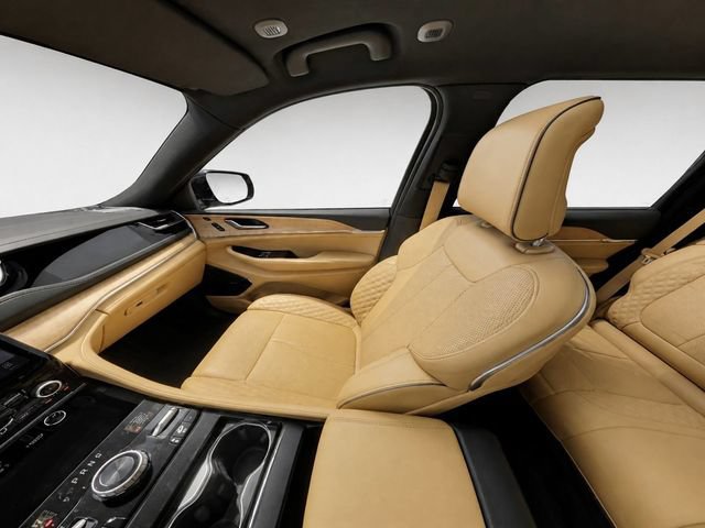 Used 2022 Jeep Grand Cherokee Summit AWD/4WD image 18