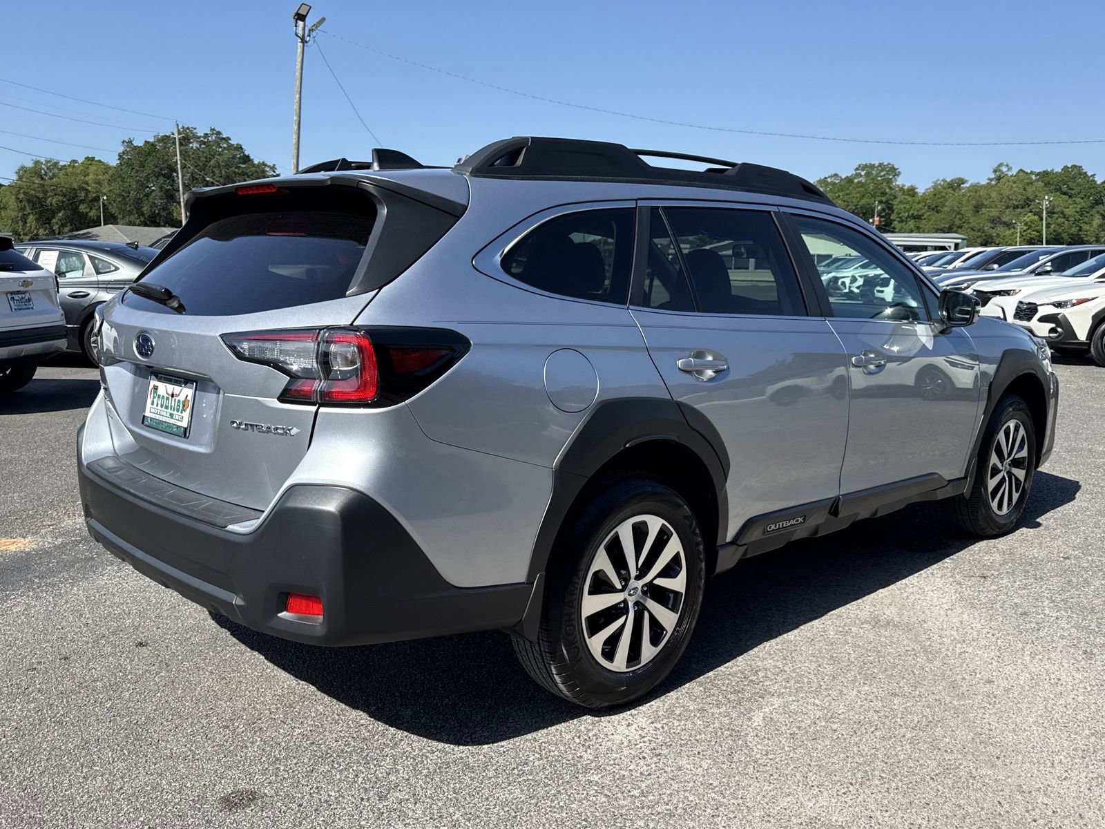 Used 2025 Subaru Outback Premium AWD/4WD image 5