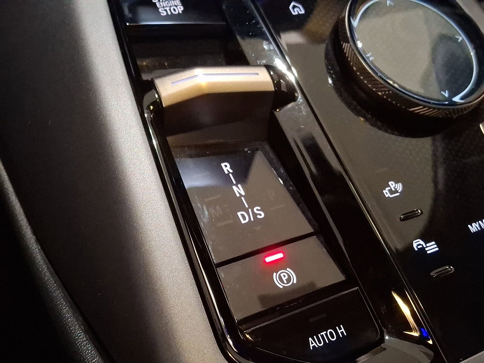 Used 2025 BMW X3 xDrive30i w/ Premium Package image 12