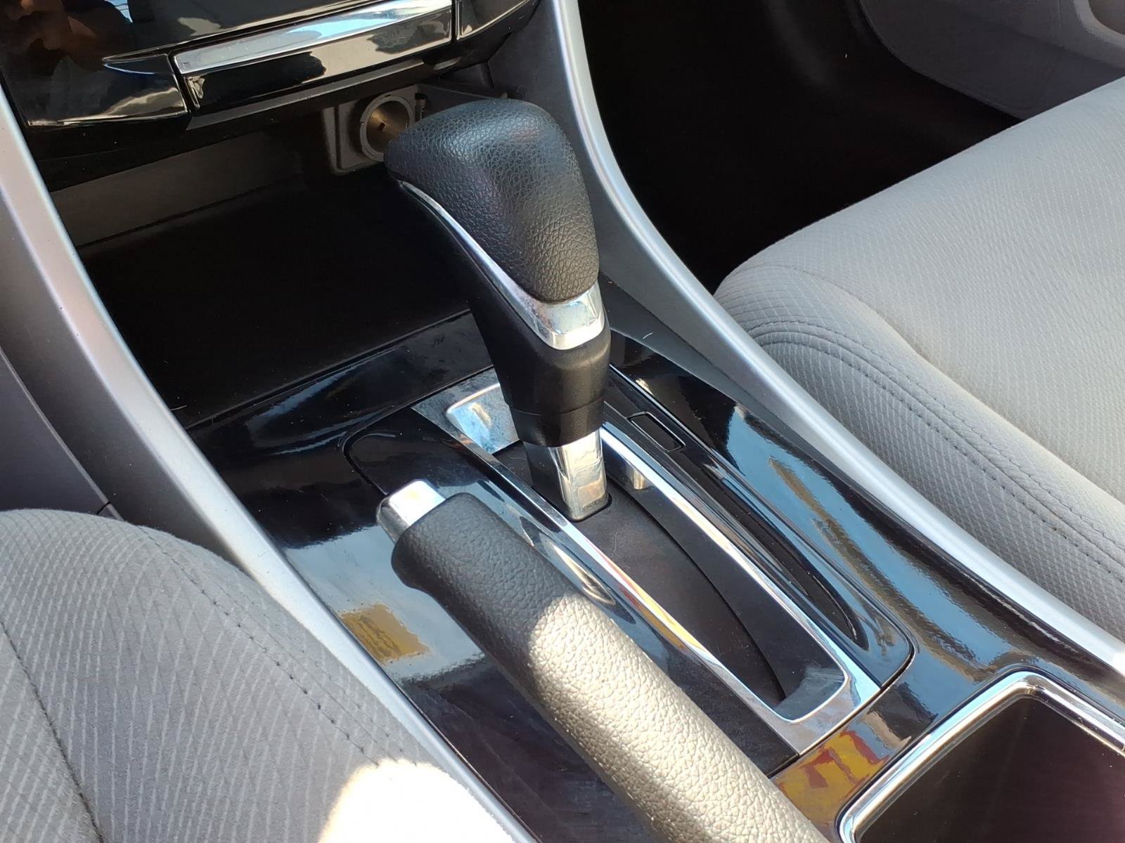 Used 2017 Honda Accord EX image 19