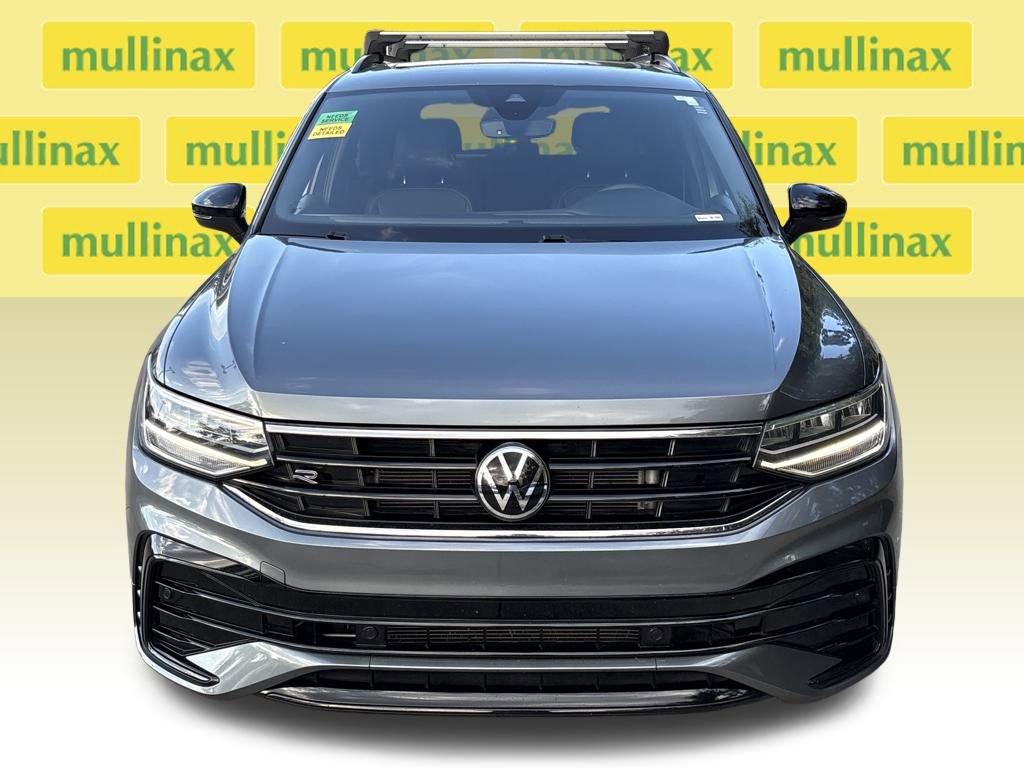 Used 2023 Volkswagen Tiguan SE R-Line image 14