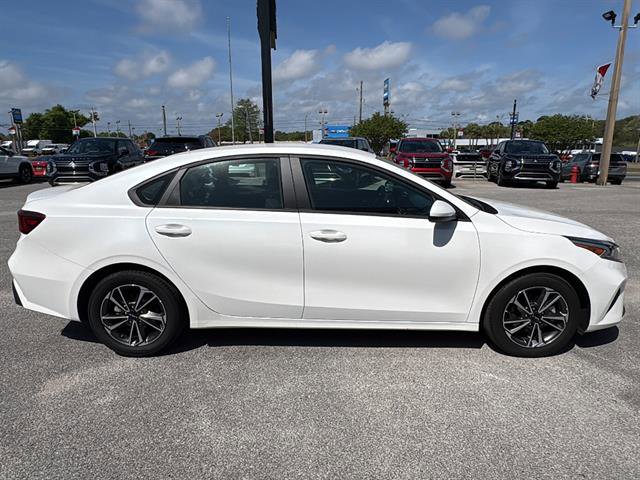 Used 2023 Kia Forte LXS FWD image 7