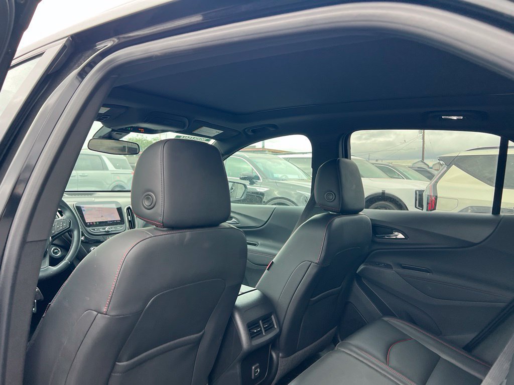 Used 2022 Chevrolet Equinox RS w/ RS Leather Package AWD/4WD image 11