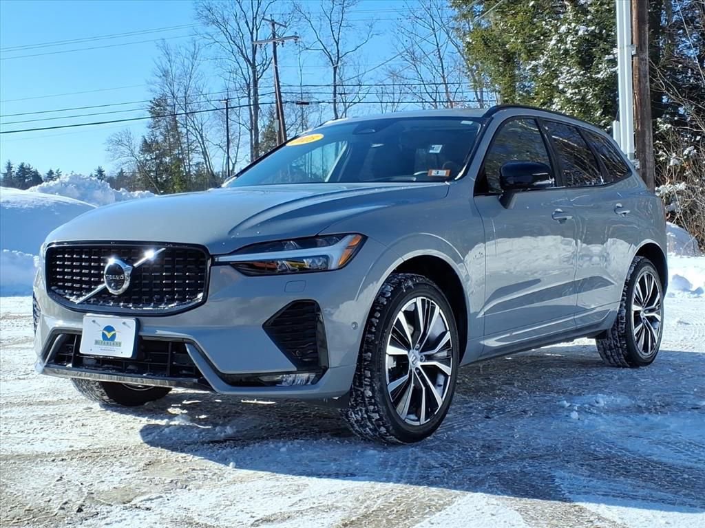 Used 2025 Volvo XC60 B5 Plus image 29