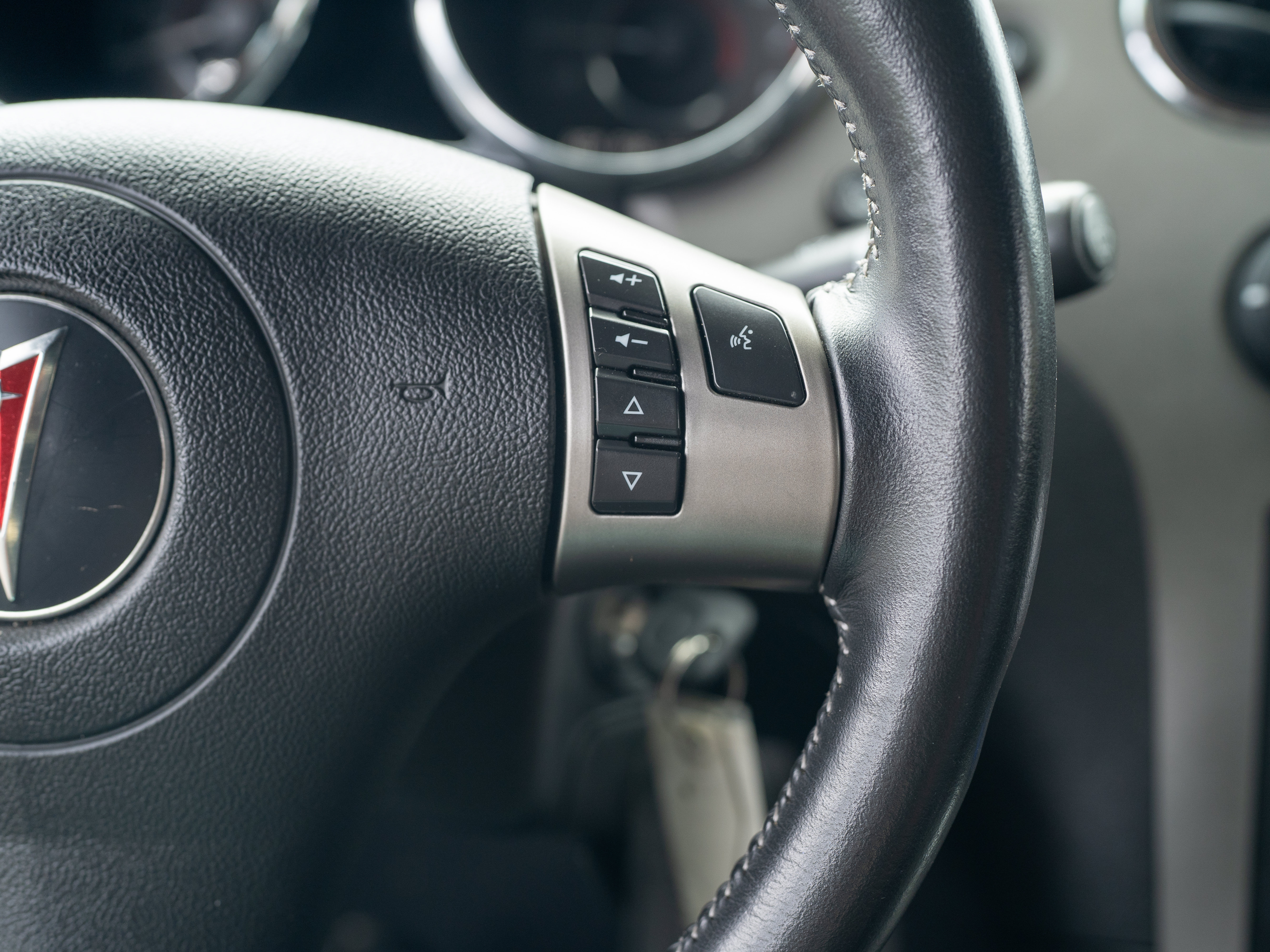 Used 2007 Pontiac Solstice GXP w/ Premium Package RWD image 16