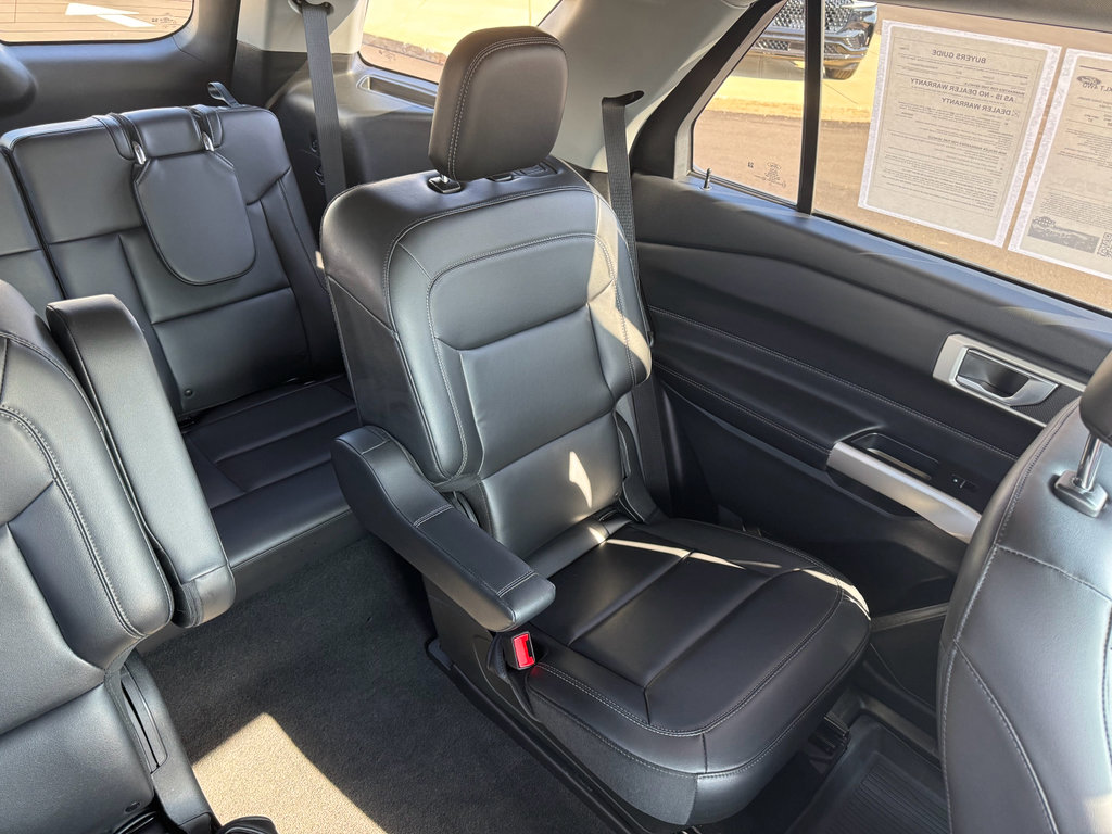 Used 2023 Ford Explorer XLT w/ Equipment Group 202A image 15