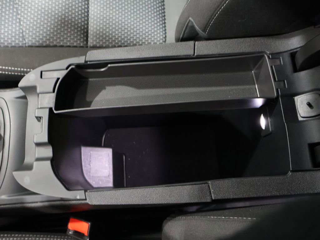 Used 2024 GMC Terrain SLE image 31