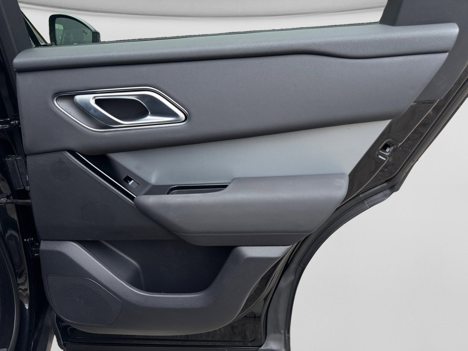 Used 2024 Land Rover Range Rover Velar S AWD/4WD image 21