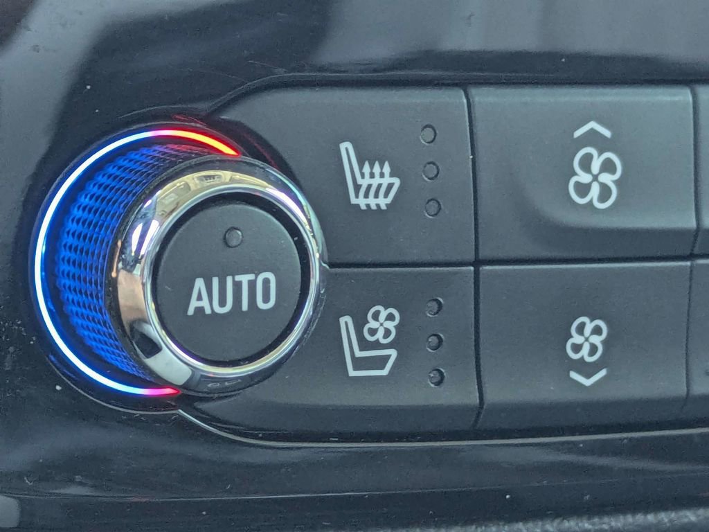 Used 2023 Buick Enclave Avenir w/ Avenir Technology Package FWD image 24