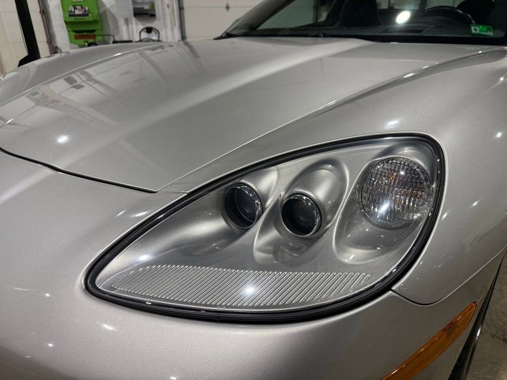 Used 2006 Chevrolet Corvette Coupe w/ Preferred Equipment Group image 9