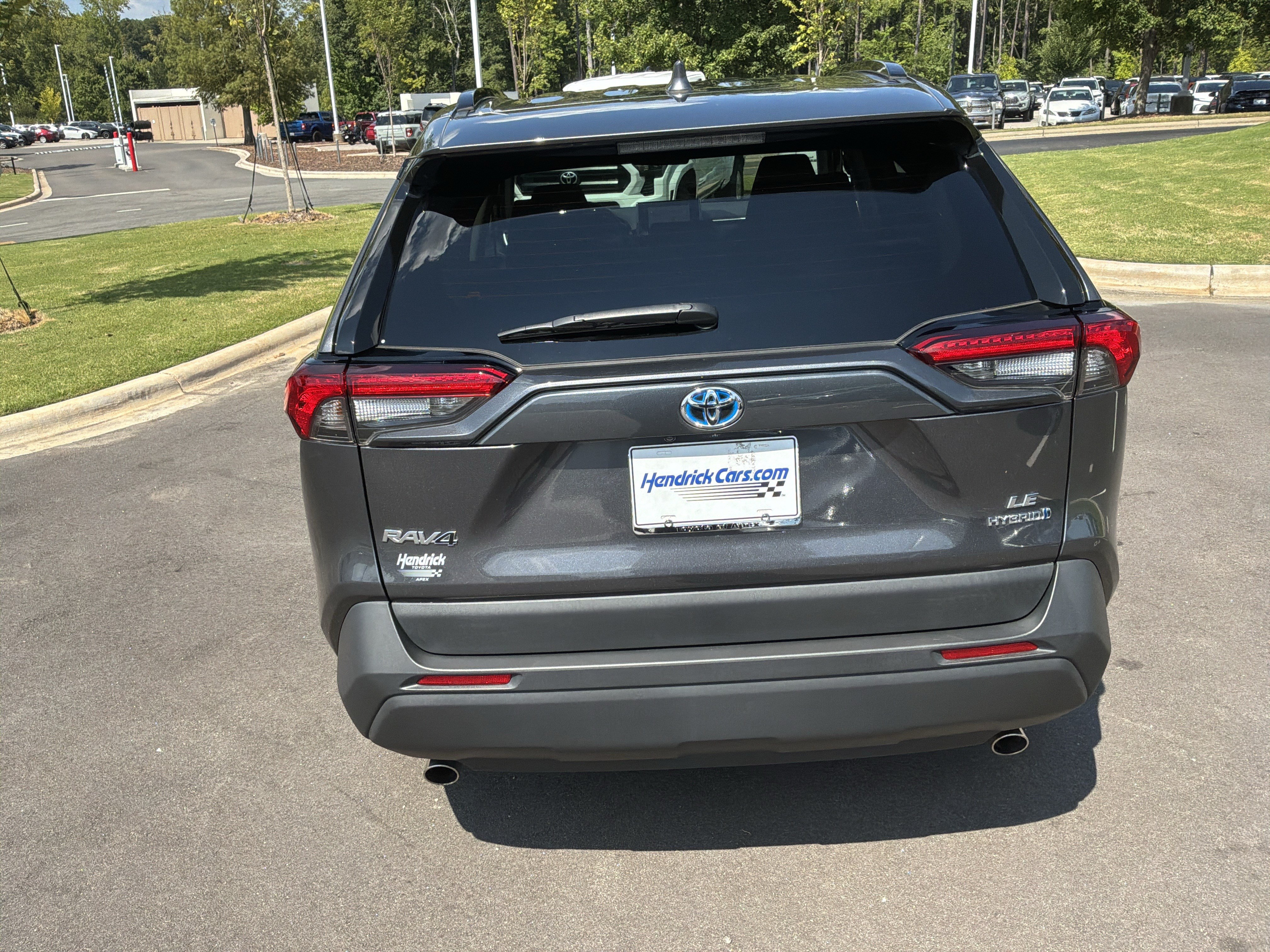 Used 2024 Toyota RAV4 LE AWD/4WD image 9