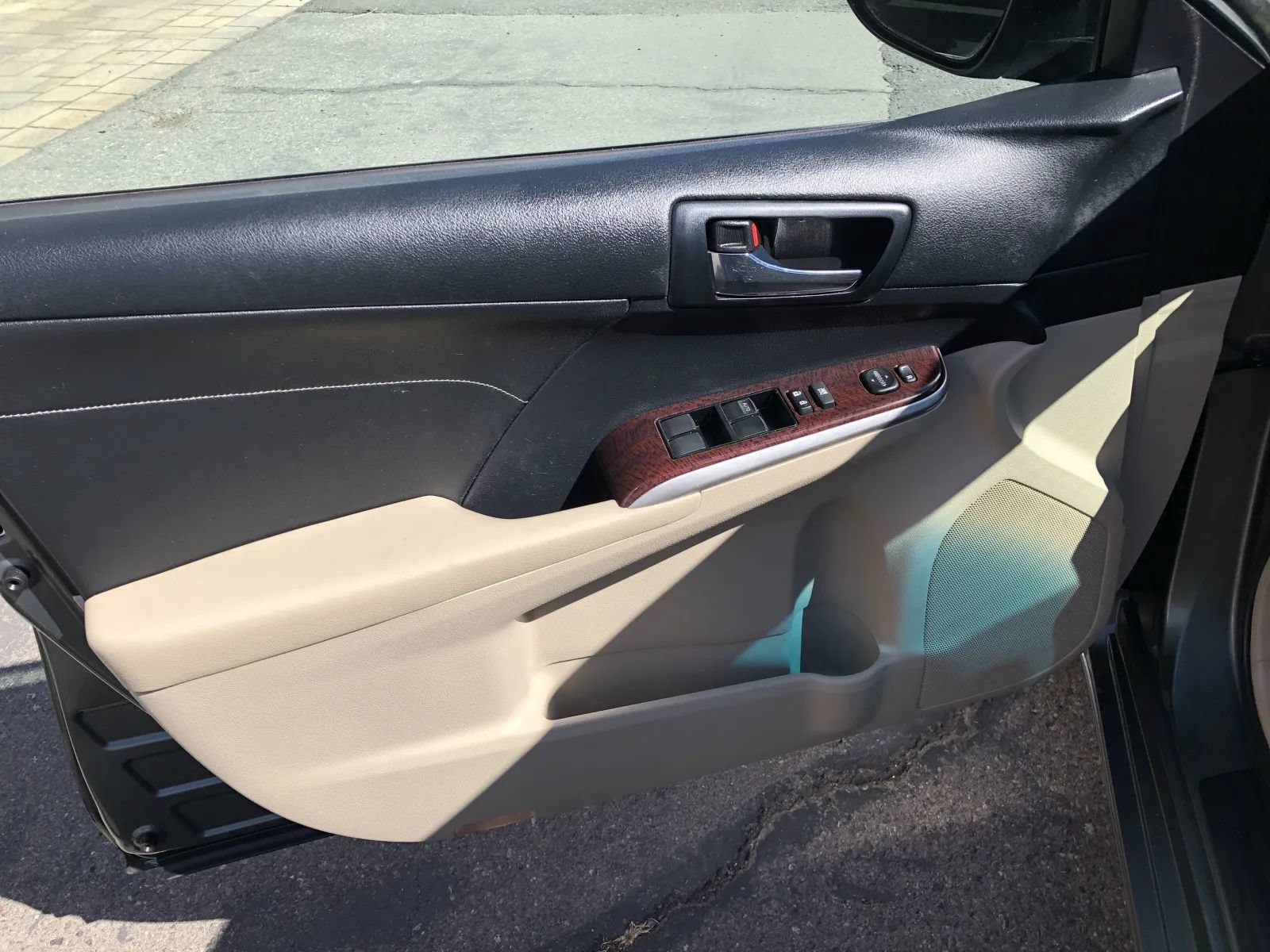 Used 2013 Toyota Camry XLE w/ Leather Pkg FWD image 10